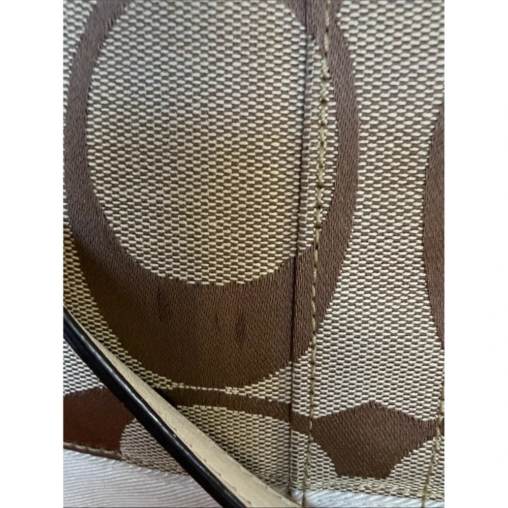 Coach Y2K 2009 Signature Stripe Canvas Hobo Bag Khaki Ivory GUC